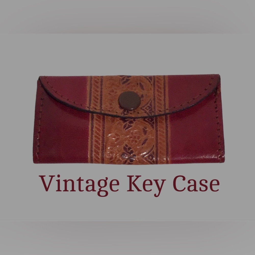 Vintage, Handmade Leather Keycase, Tooled Floral Design,‎ Holds 4 Keys